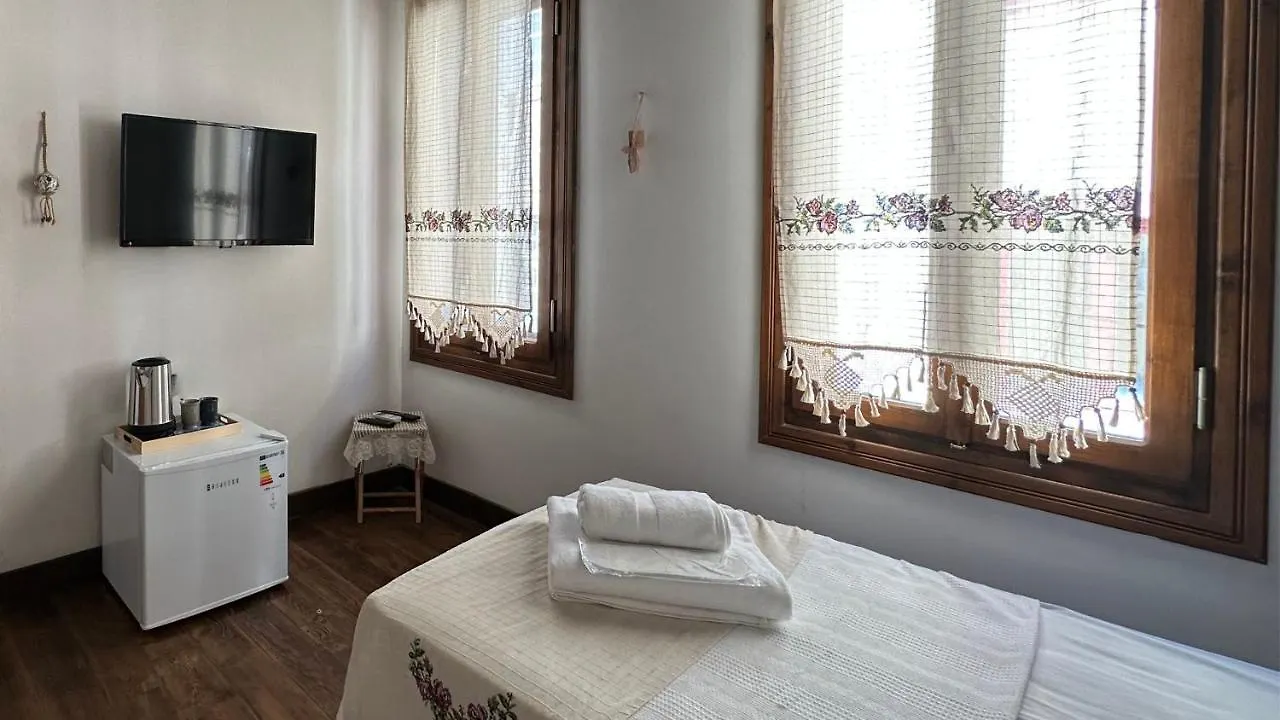 Cunda Konak Nazimaki Ayvalik Hotel